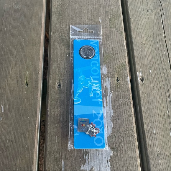 Royal Canadian Mint Vancouver Olympics 2007 Curling Quarter Bookmark & Lapel Pin - Picture 6 of 11